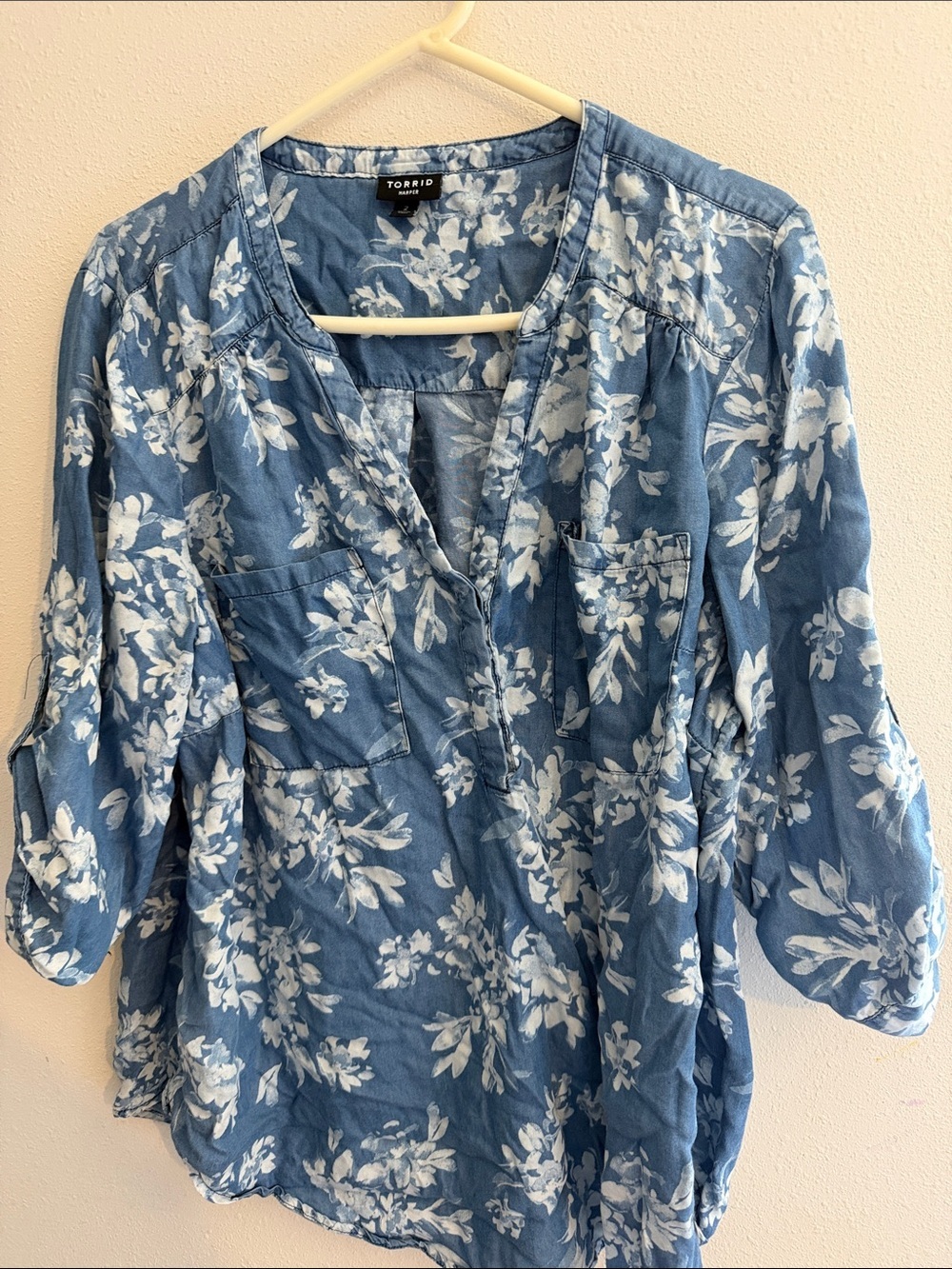 torrid Blue and White Floral Split V-Neck Tunic